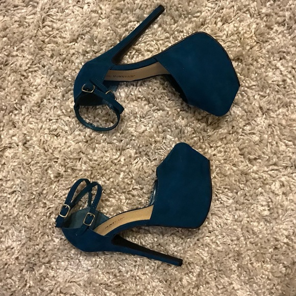 New shoe dazzle Platform pumps - Picture 2 of 3